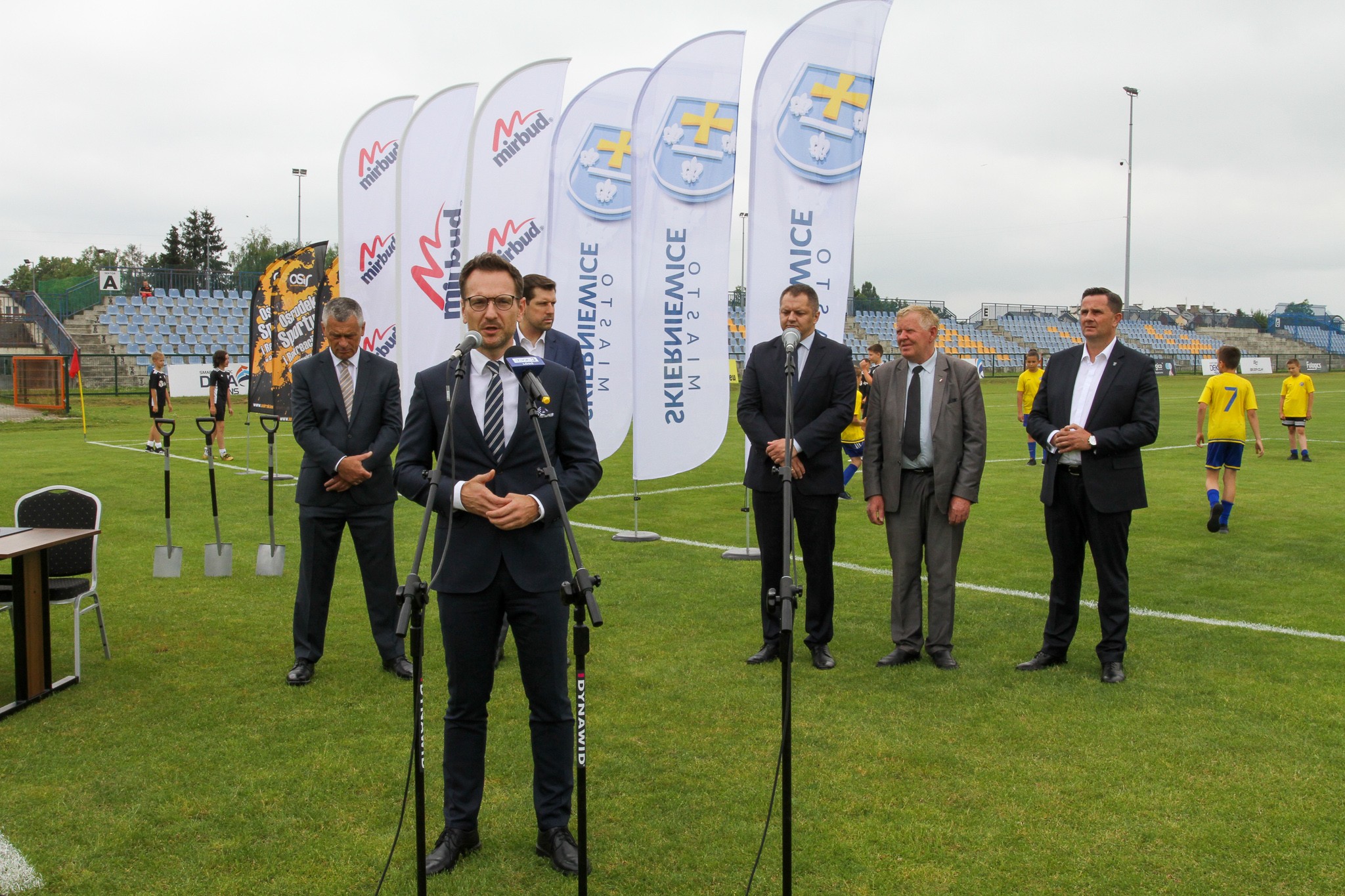 Umowa na przebudowę stadionu miejskiego w Skierniewicach podpisana