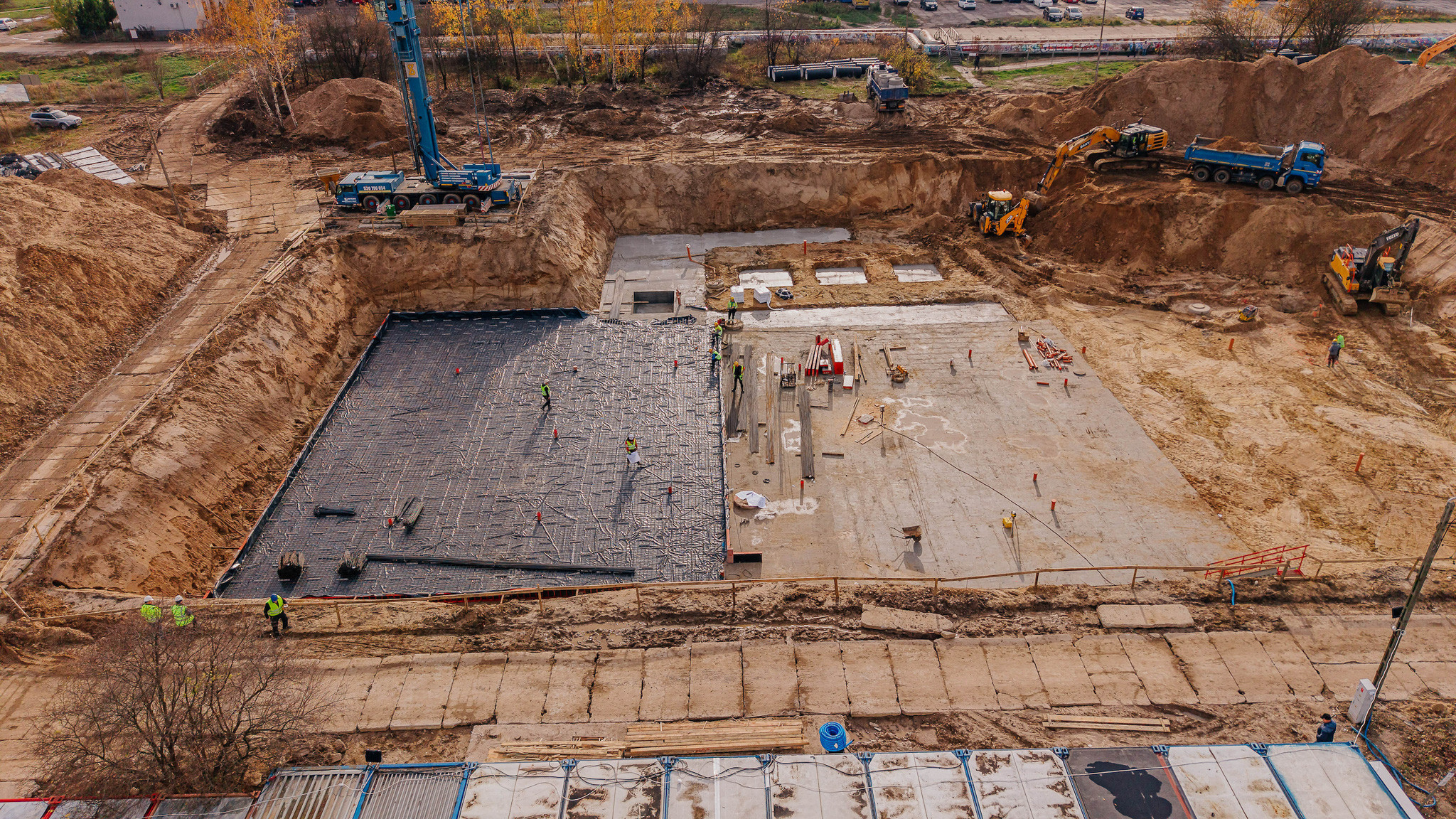 2025.11.05 Wylewanie płyty fundamentowej pod aquapark na Widzewia fotŻydowicz (9).jpg