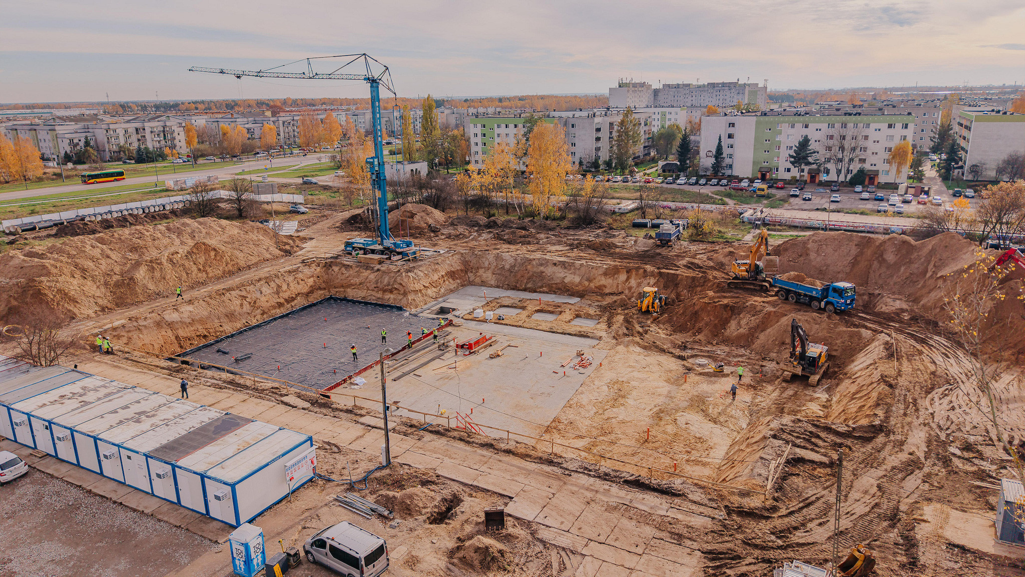 2025.11.05 Wylewanie płyty fundamentowej pod aquapark na Widzewia fotŻydowicz (10).jpg