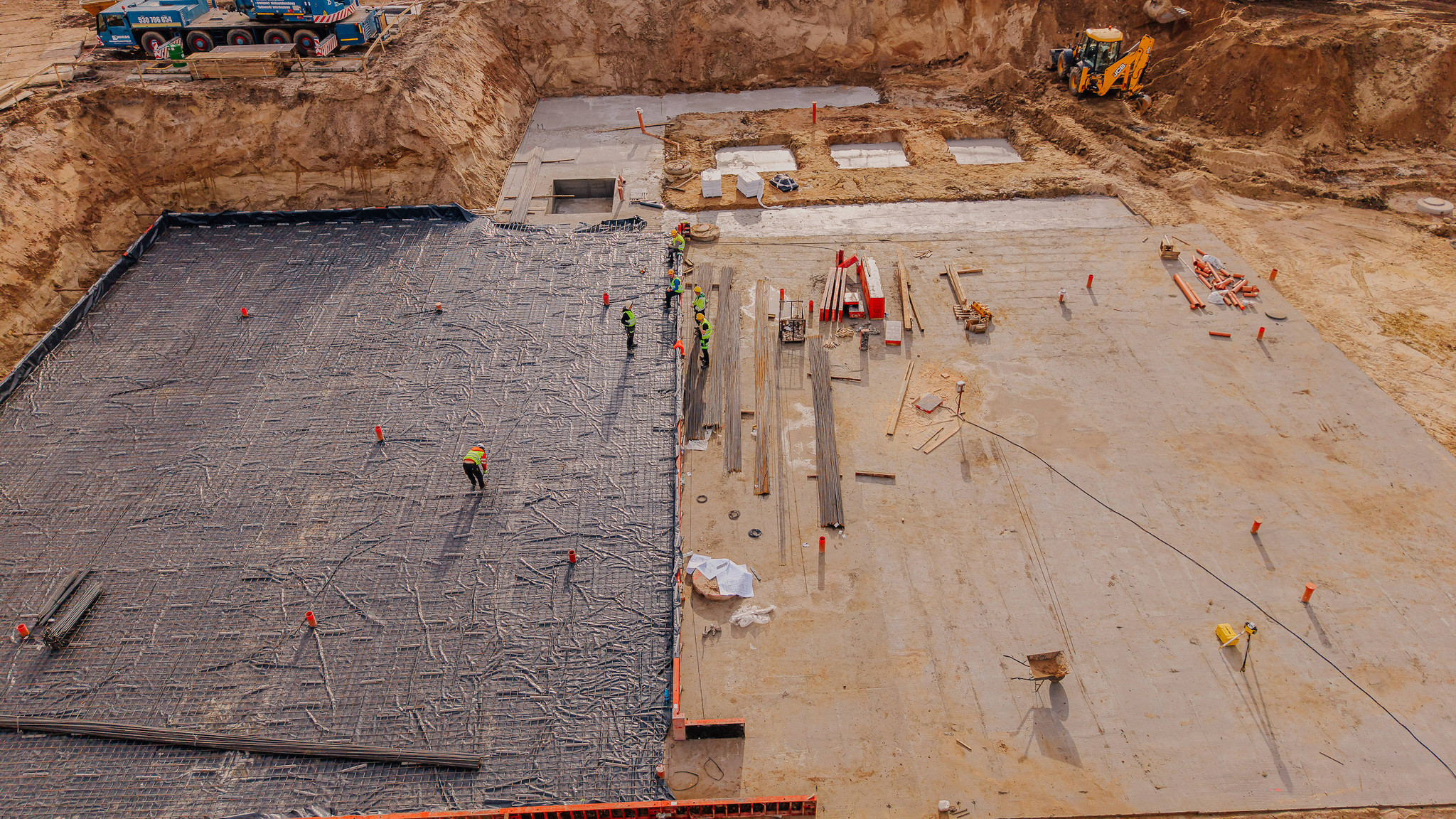 2025.11.05 Wylewanie płyty fundamentowej pod aquapark na Widzewia fotŻydowicz (11).jpg